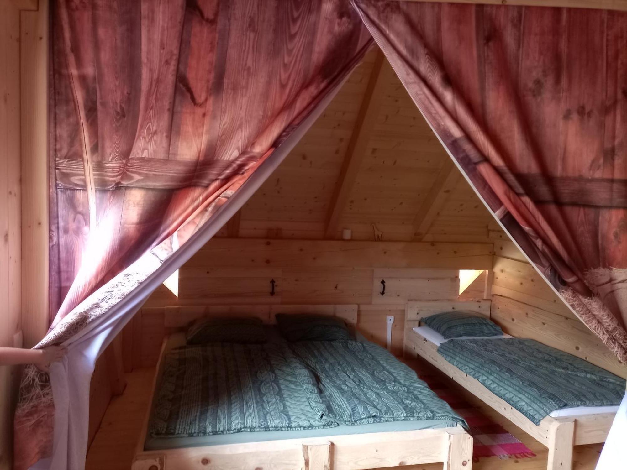 Kamp Beli Gaber Hotel Stari Trg pri Lozu Exterior foto